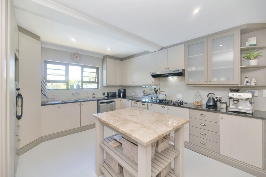 5 Bedroom Property for Sale in Vermont Western Cape